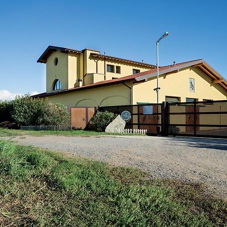 Agriturismo Camisi Qh Cambiago Luaran gambar
