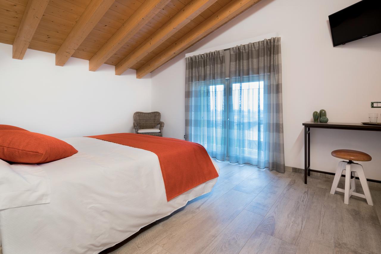 Agriturismo Camisi Qh Cambiago Luaran gambar